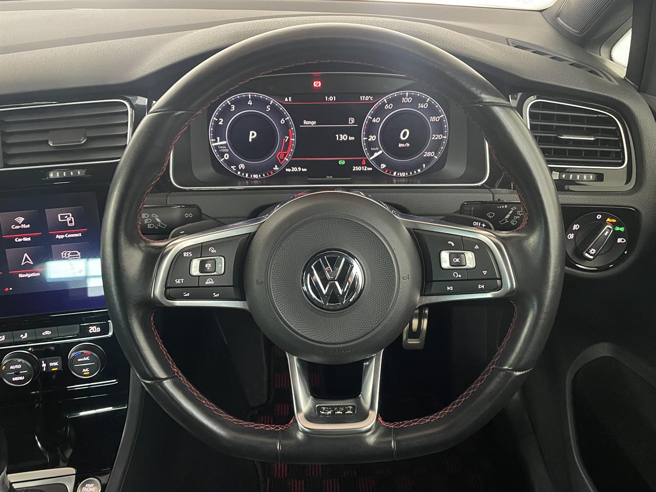 2017 Volkswagen Golf GTI 2.0 TSI, DSG, DCC image 11