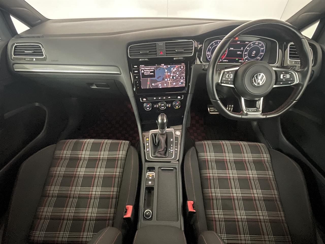 2017 Volkswagen Golf GTI 2.0 TSI, DSG, DCC image 9