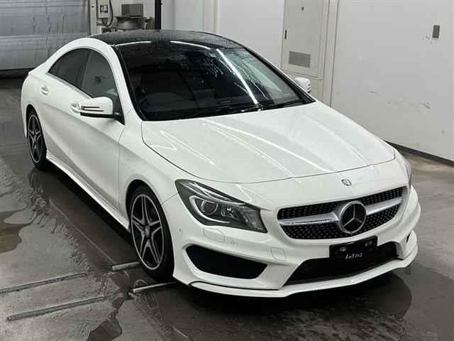 2017 Mercedes-Benz CLA 250 4Matic AMG Styling image 1