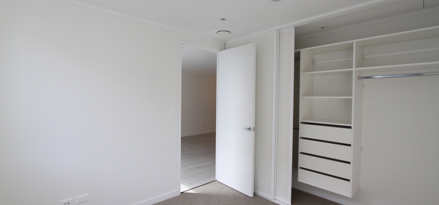 Unfurnished 2 QUEEN BEDROOM  Apartment @Sugartree with a  tandem Carpark image 8