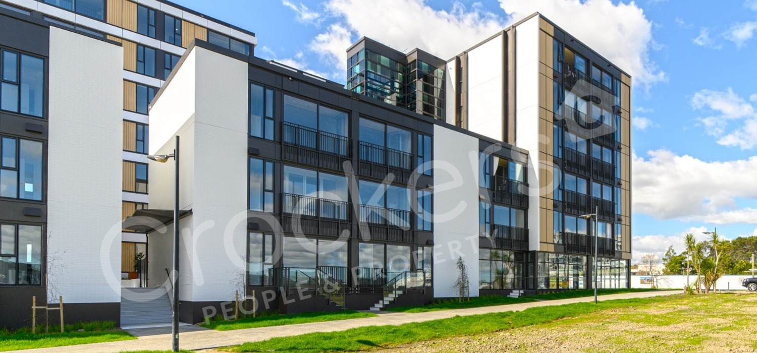 Fancy Apartment With Garden and 2 Carparks image 9