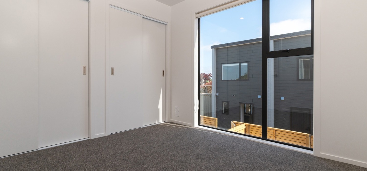Brand swanky new two bedroomed townhouse image 4