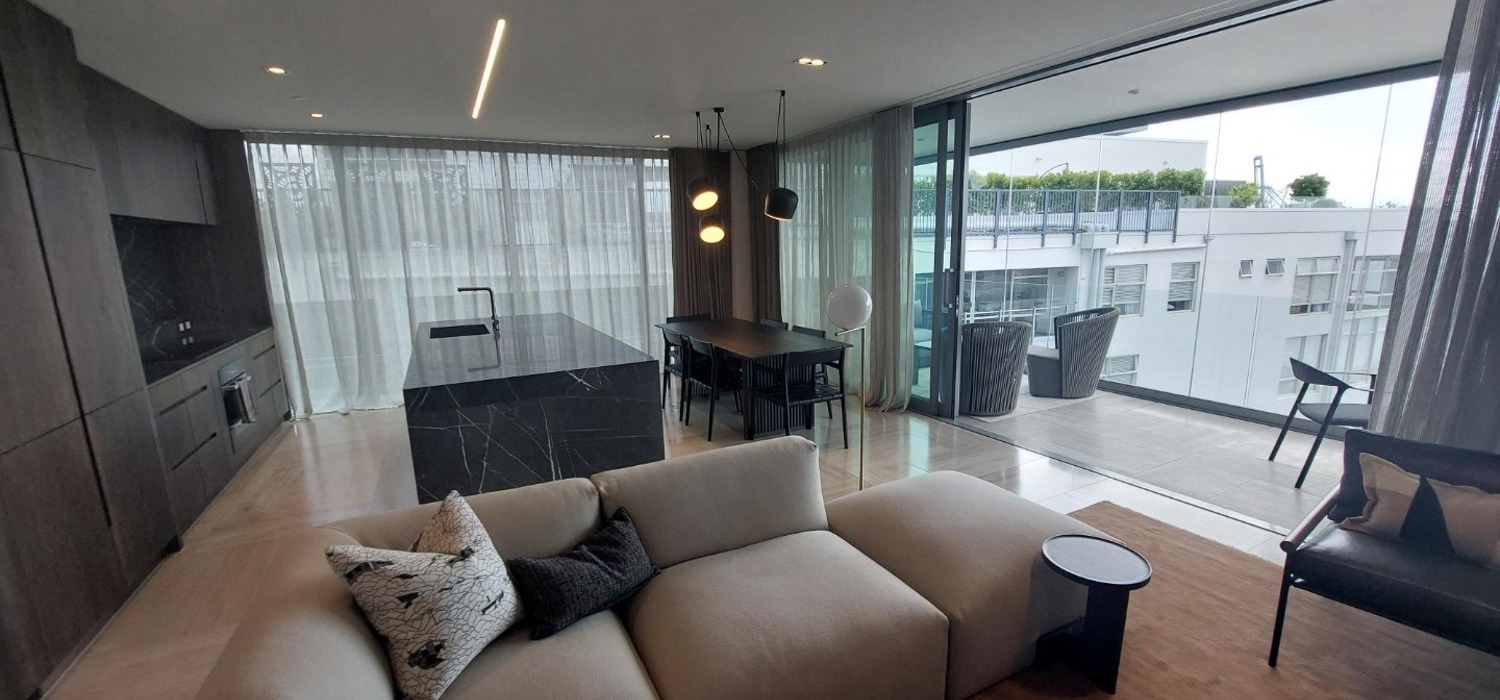 Modern, Furnished and Sophisticated perfect for the working professionals! image 1