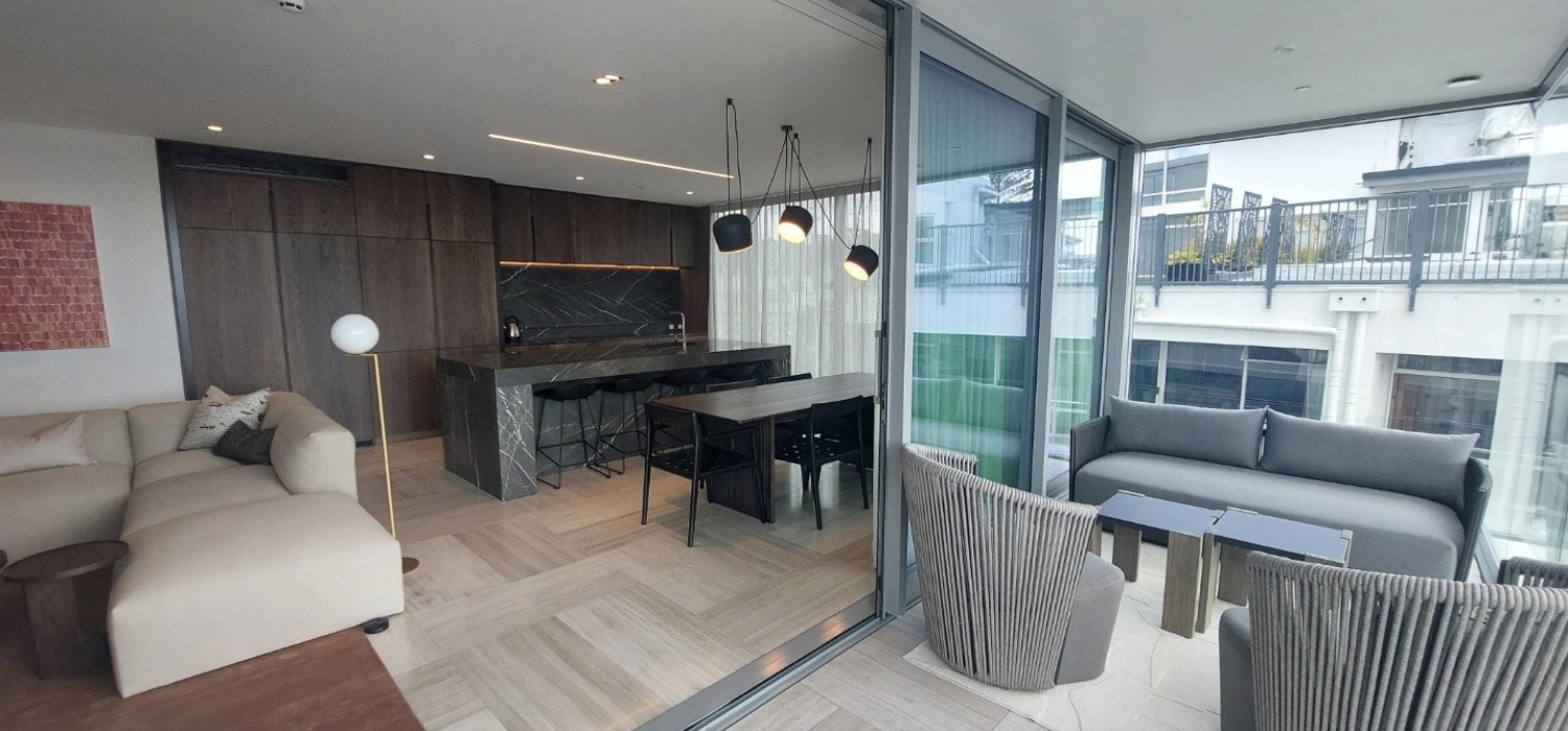 Modern, Furnished and Sophisticated perfect for the working professionals! image 2