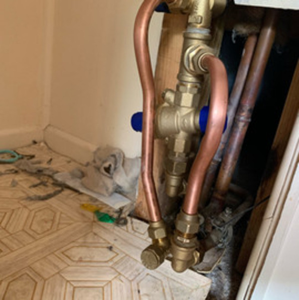 Services Building & Renovation Plumbing : Hot Water Cylinder Installation in Auckland