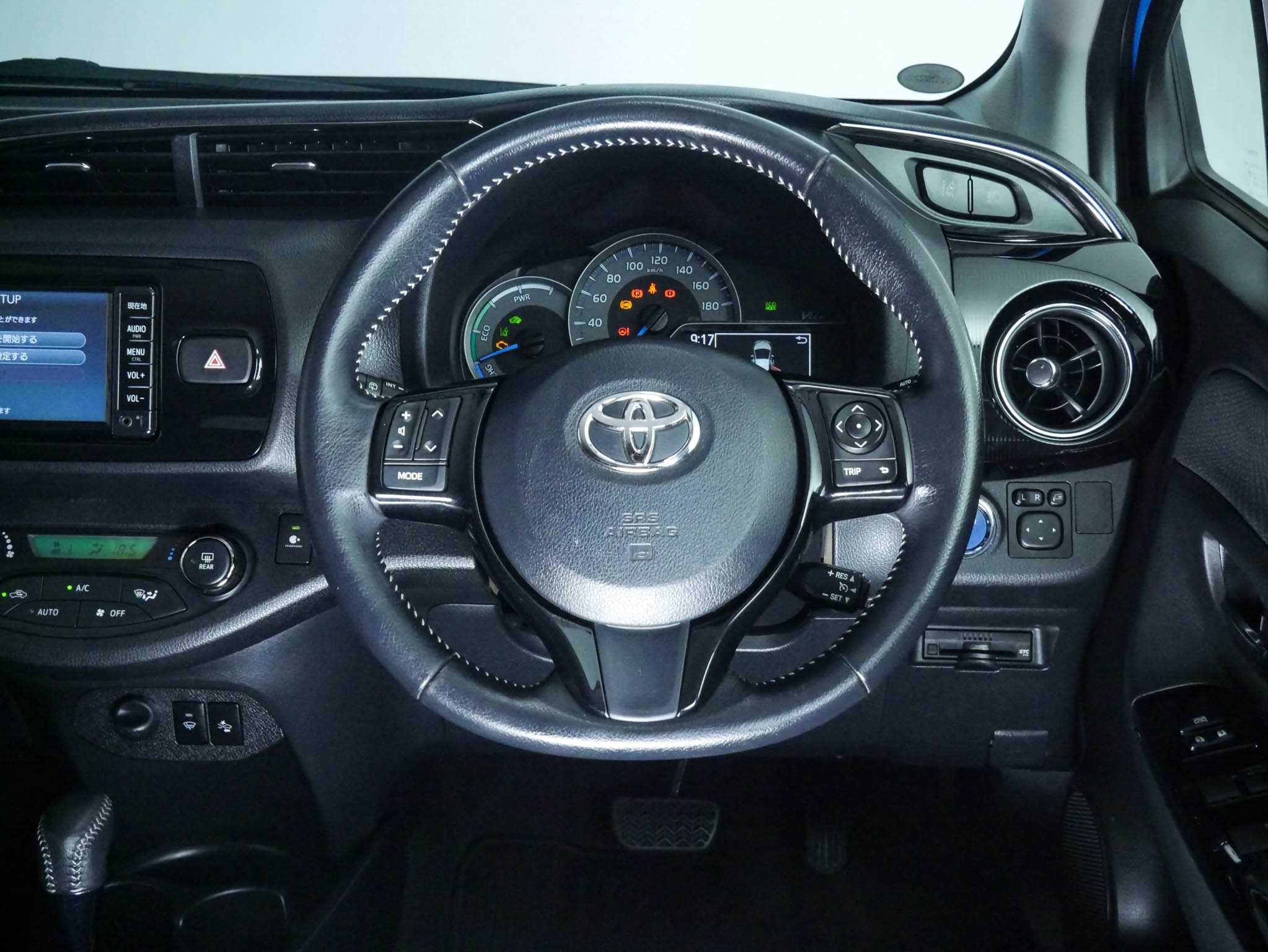 2018 Toyota Vitz image 12