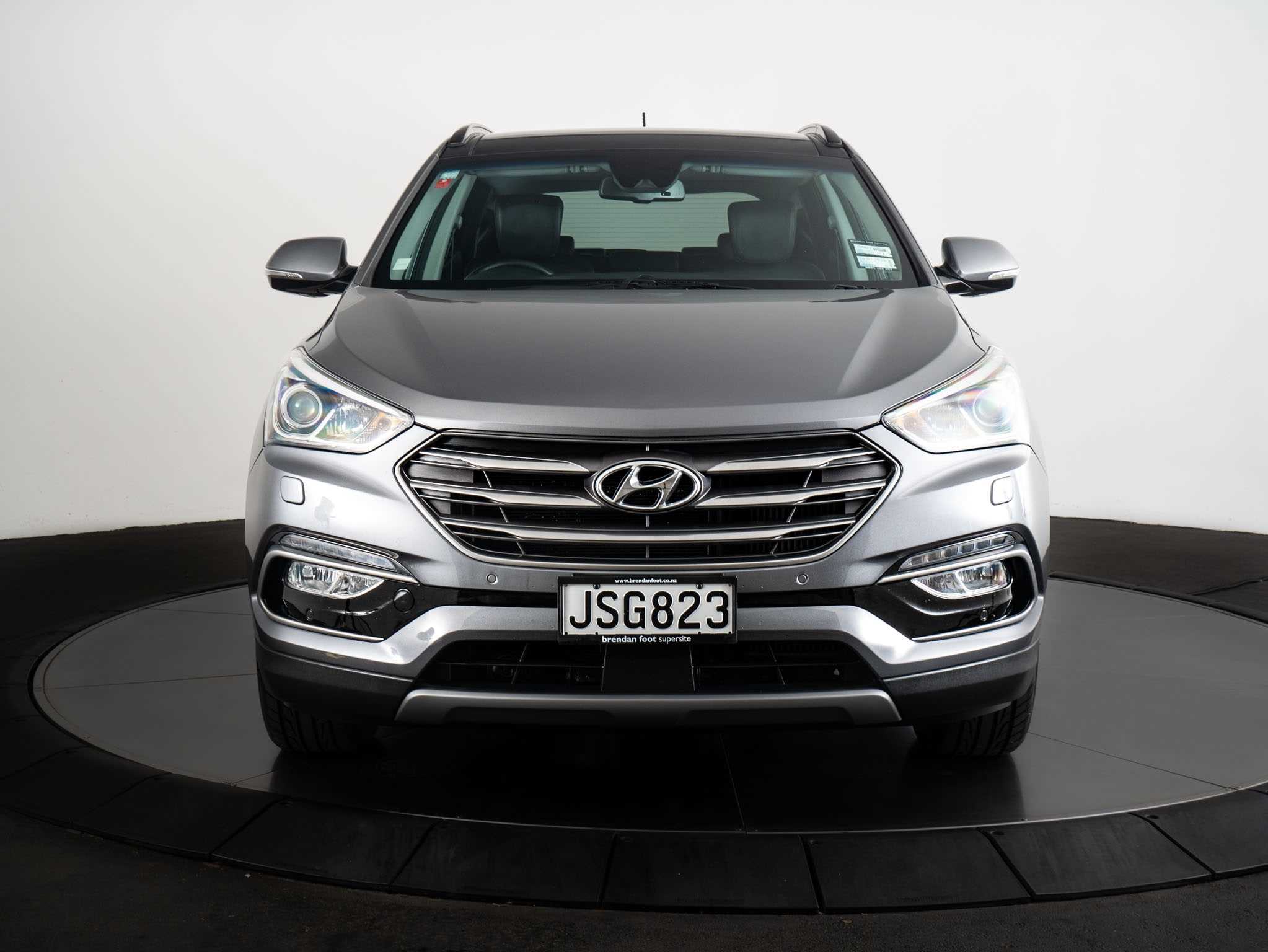2016 Hyundai Santa Fe image 5