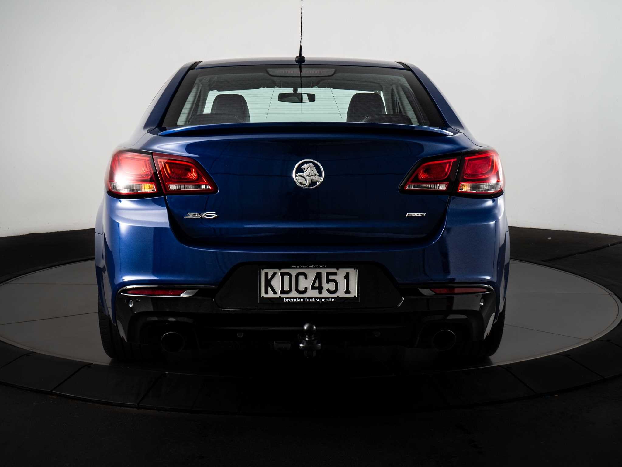 2016 Holden Commodore image 2