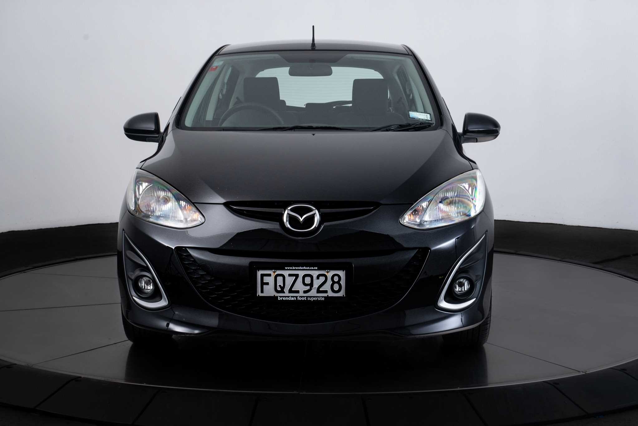 2010 Mazda 2 image 5