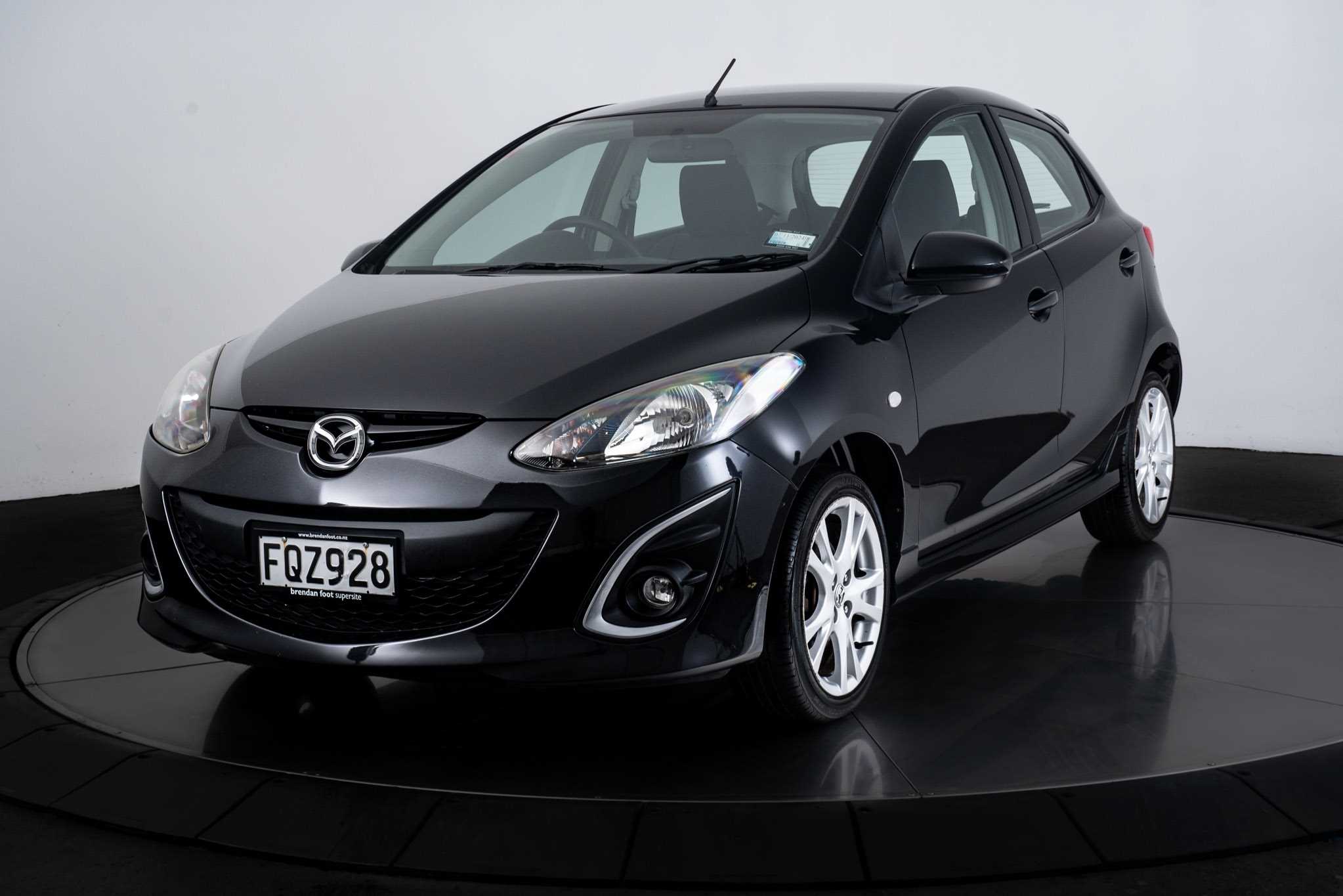 2010 Mazda 2 image 6