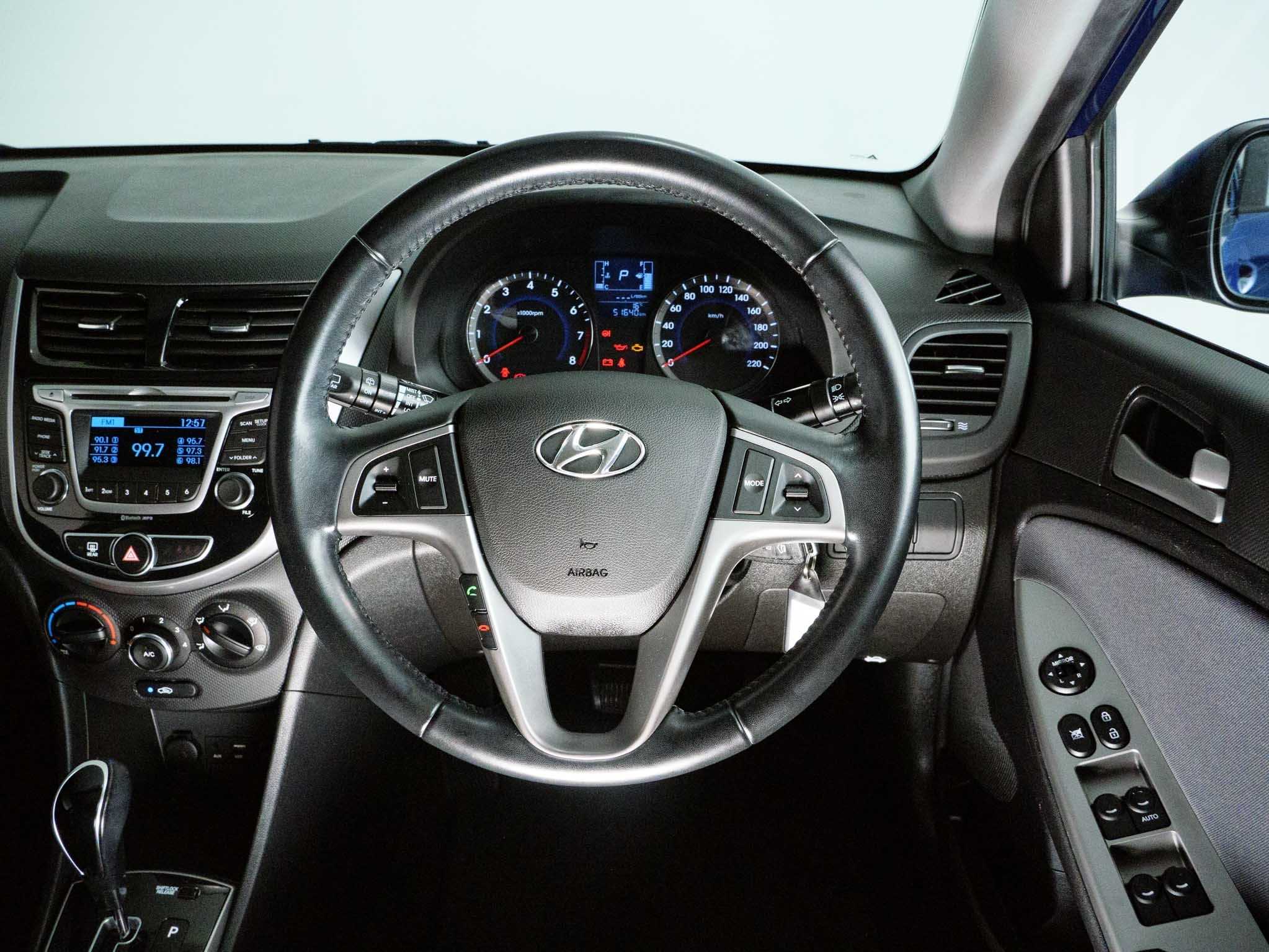 2015 Hyundai Accent image 12
