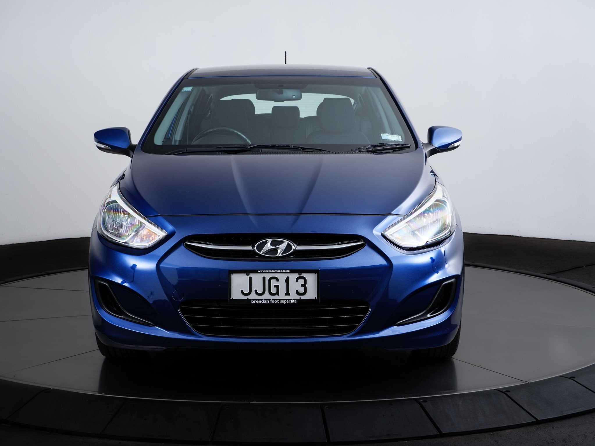 2015 Hyundai Accent image 5
