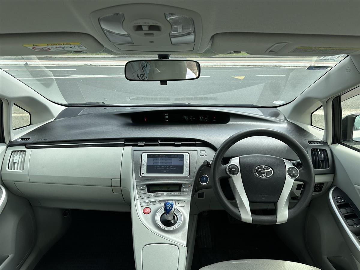 2013 Toyota Prius image 7