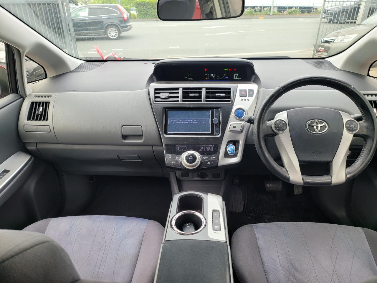 2012 Toyota Prius Alpha image 10