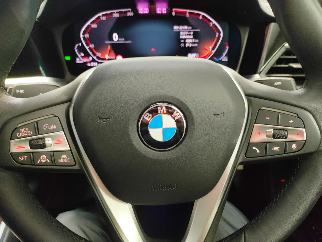 2020 BMW 320D image 7