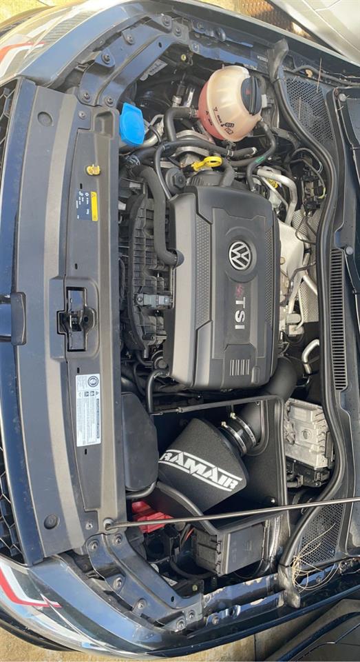 2016 Volkswagen Polo GTI image 9