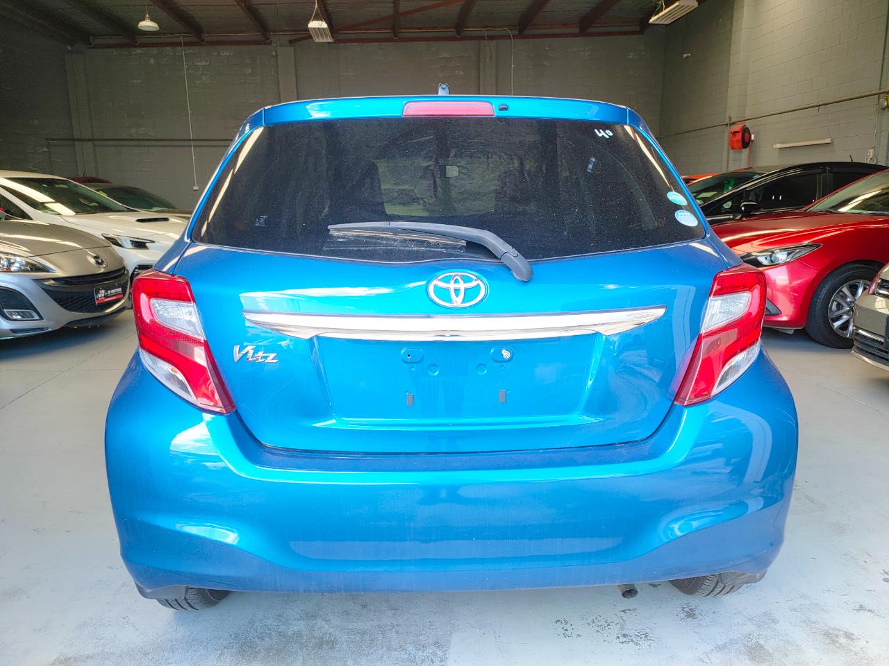 2015 Toyota Vitz image 5