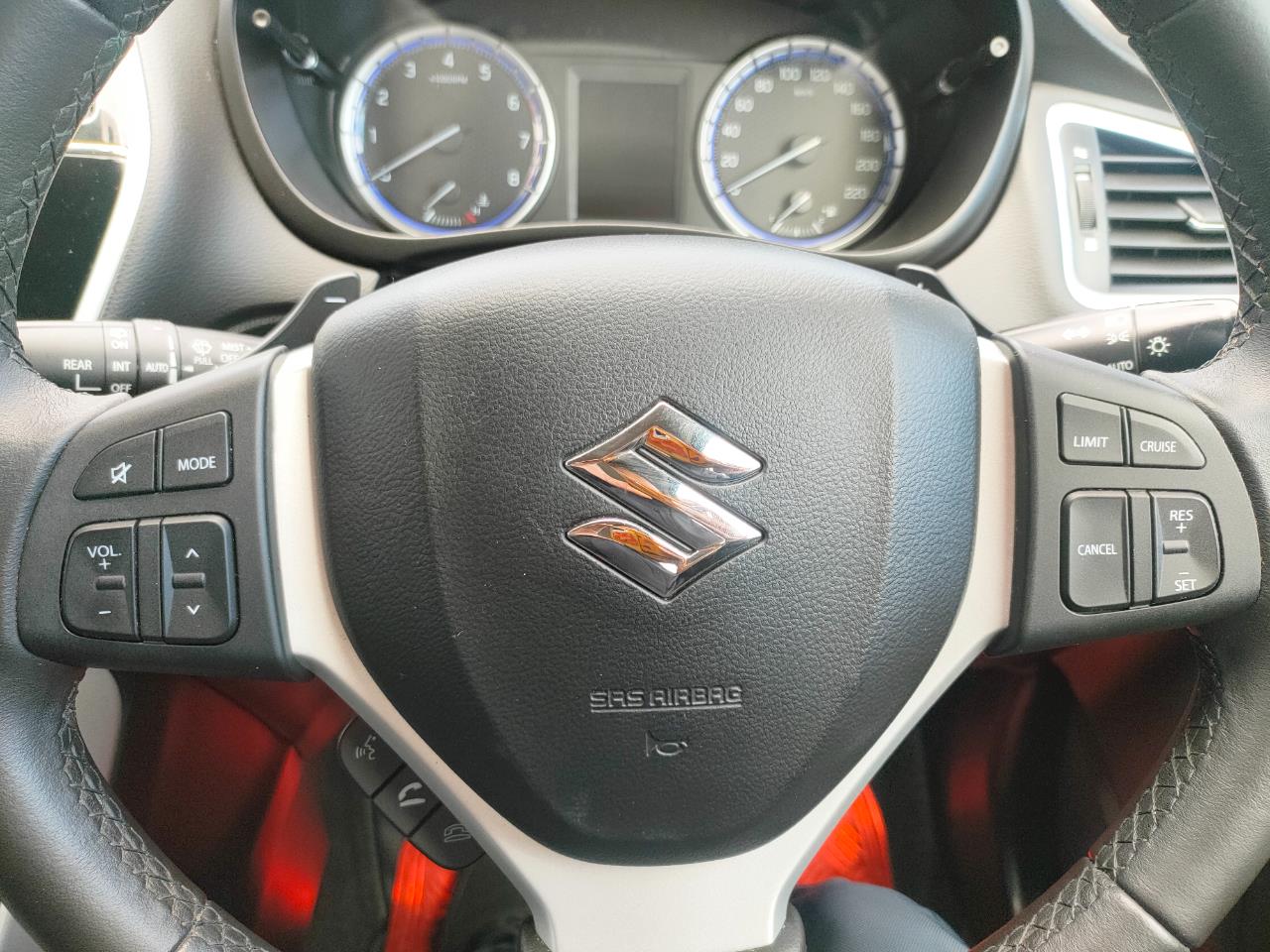 2019 Suzuki S-Cross image 9