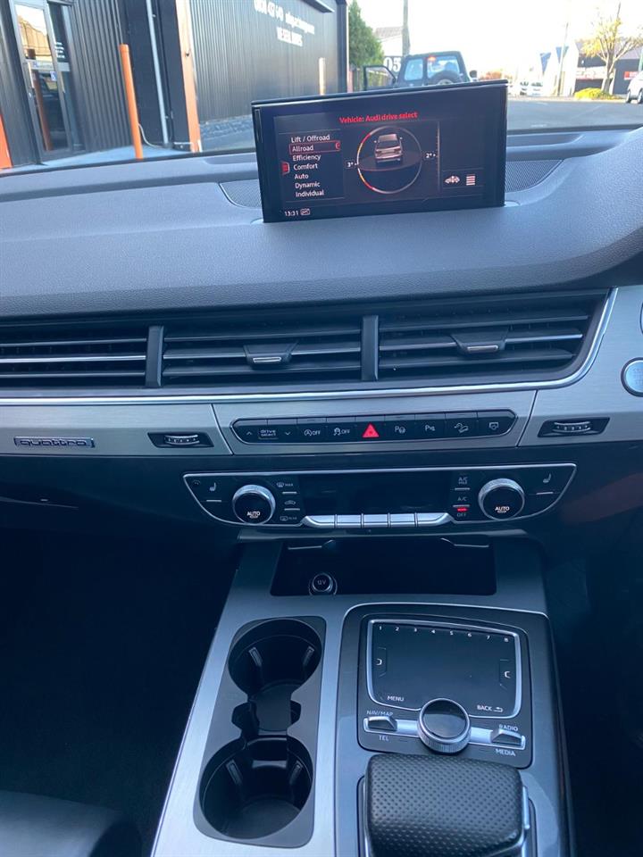2018 Audi Q7 image 11