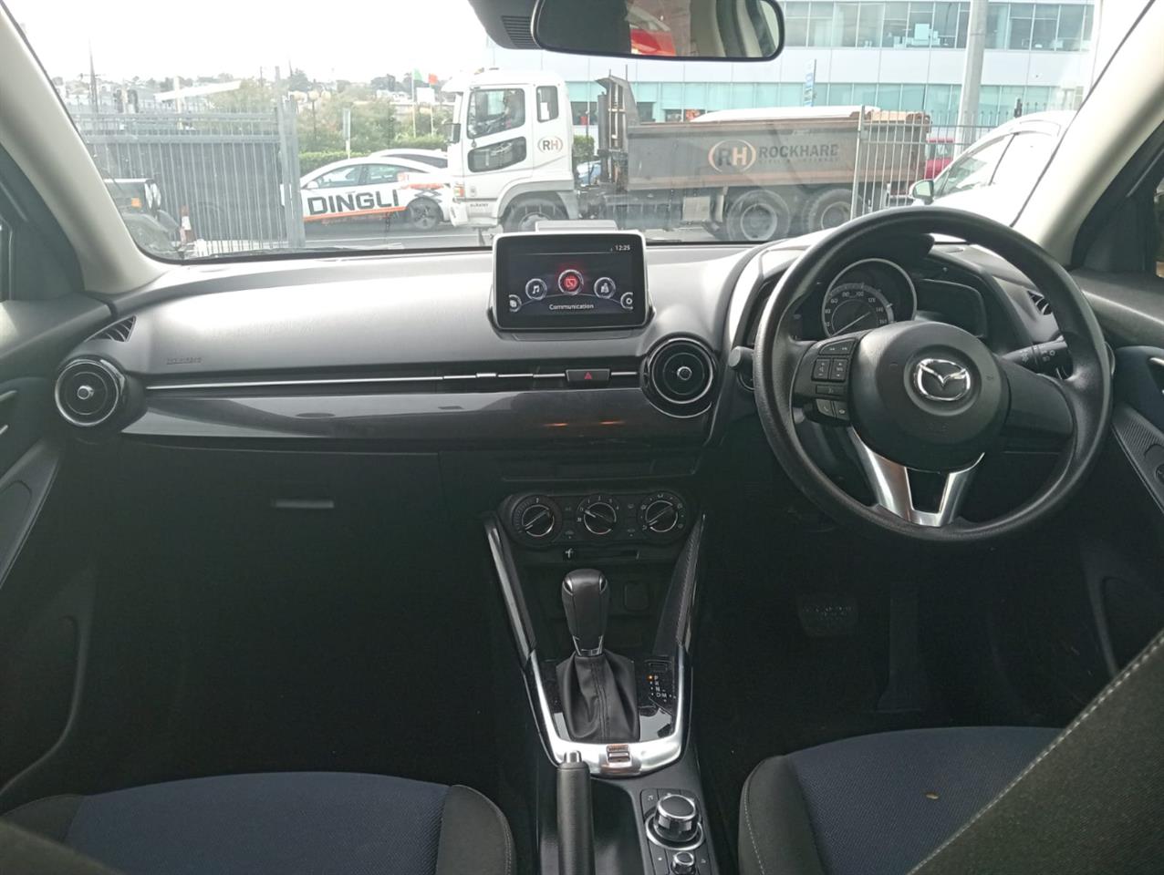 2016 Mazda Demio image 7