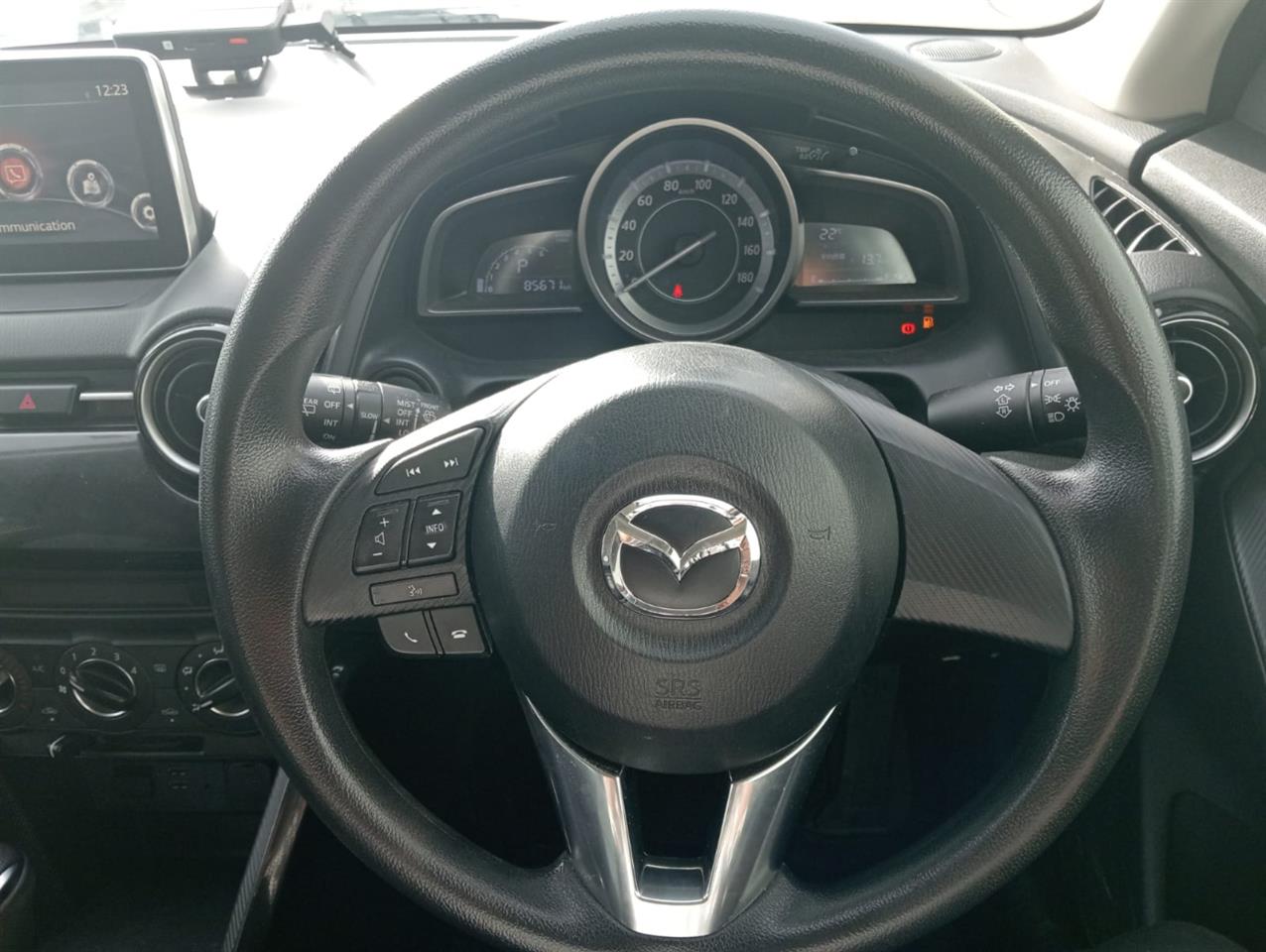 2016 Mazda Demio image 9