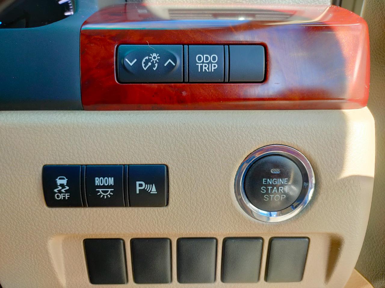2011 Toyota Alphard image 11