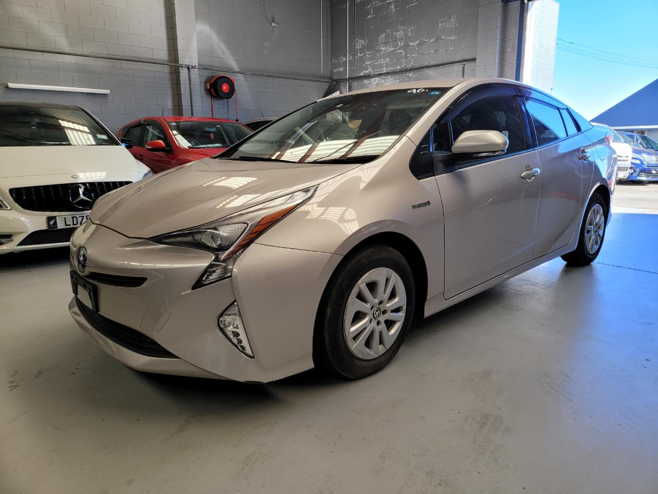 2016 Toyota Prius image 3