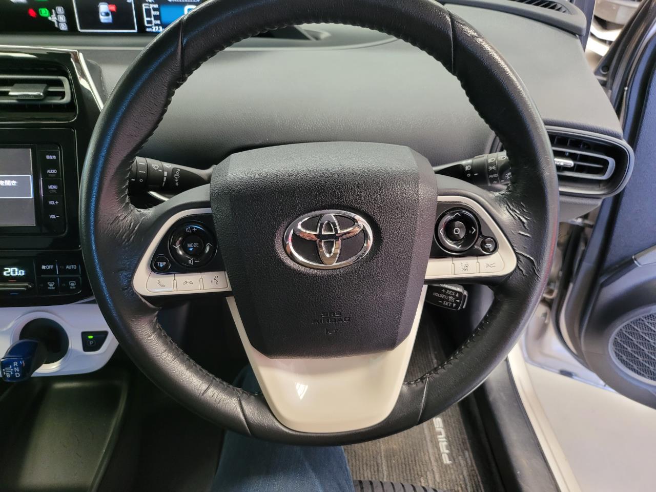 2016 Toyota Prius image 10