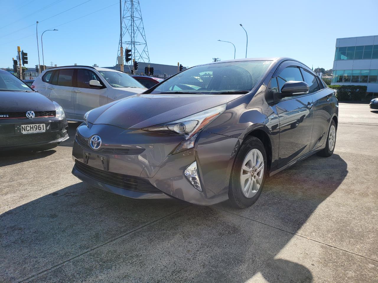 2018 Toyota Prius image 2