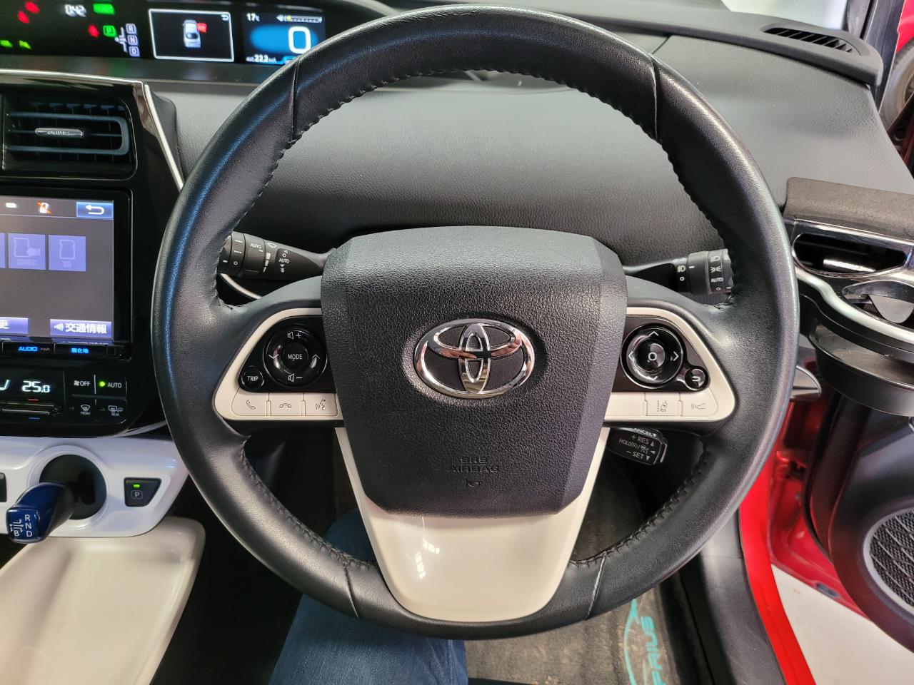 2016 Toyota Prius image 11