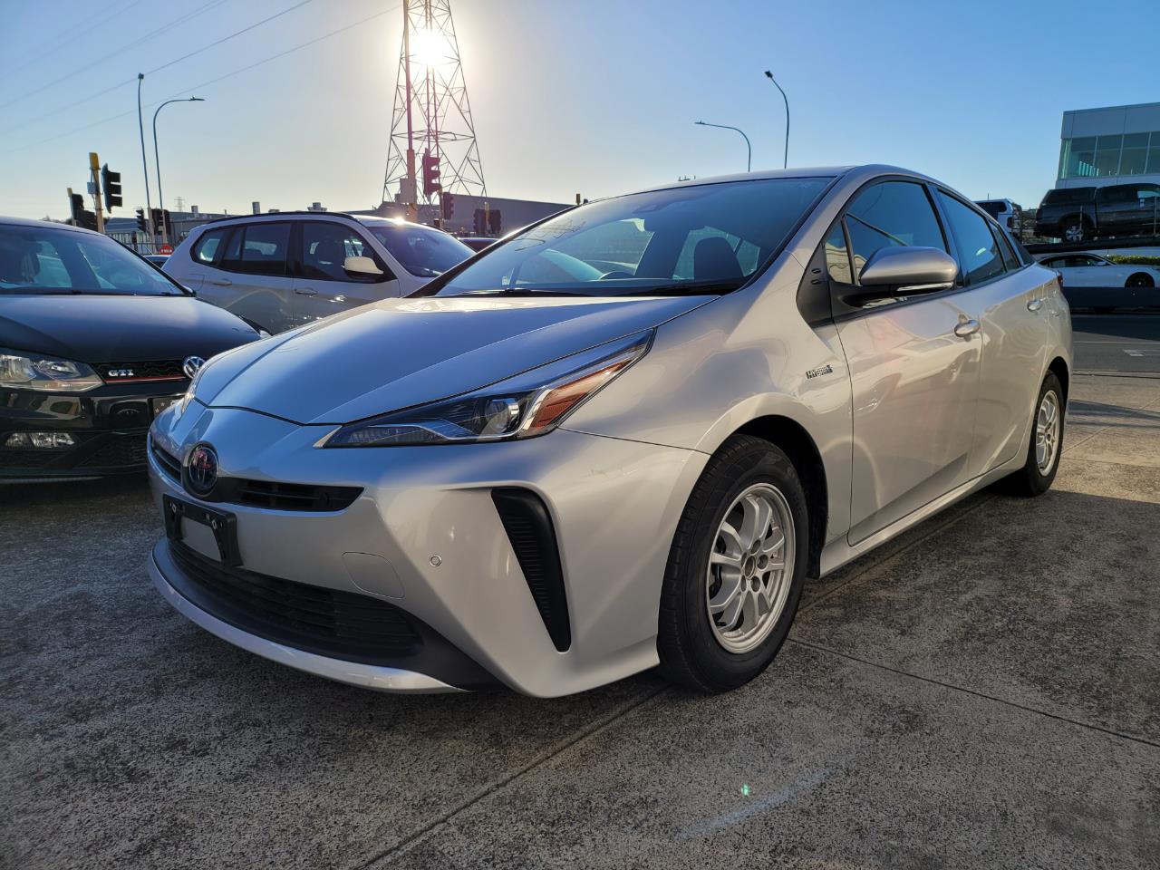2019 Toyota Prius image 2
