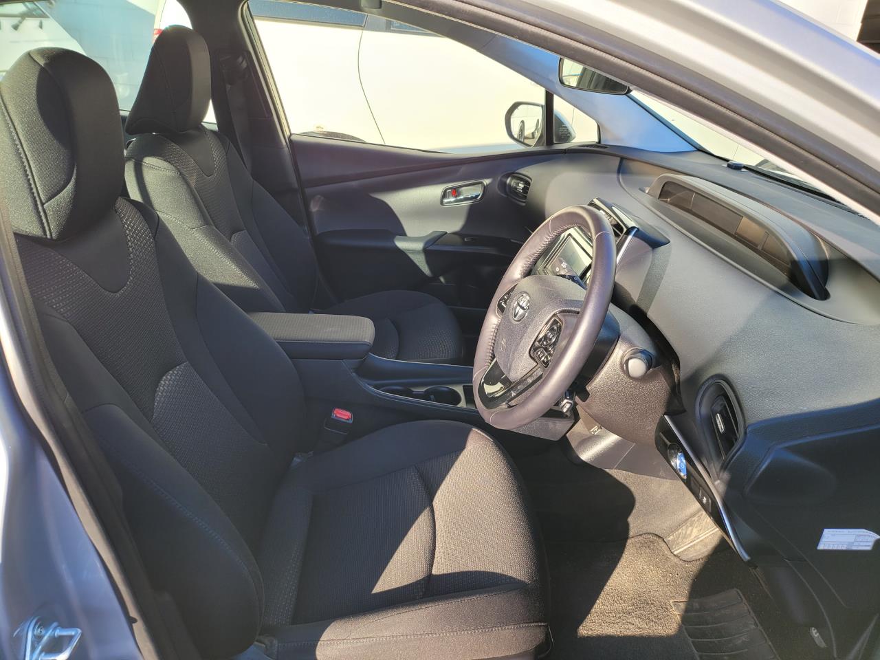 2019 Toyota Prius image 7