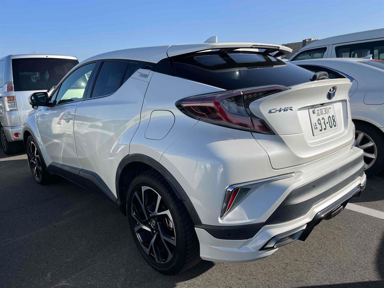 2017 Toyota C-HR G image 2