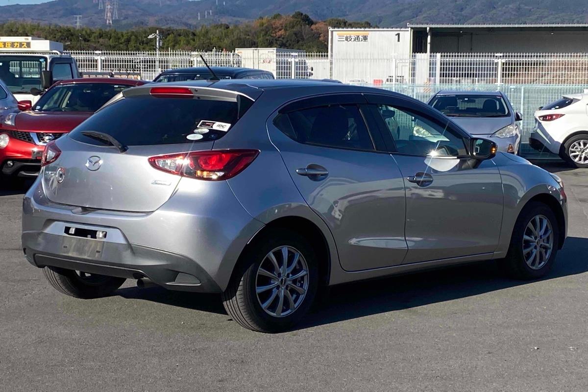 2015 Mazda Demio 13S image 7
