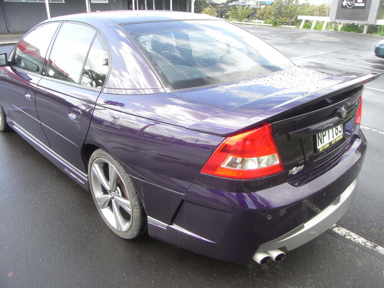 2004 Holden Commodore HSV Clubsport R8 image 11