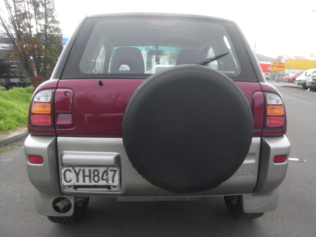 1997 Toyota RAV4 J image 4