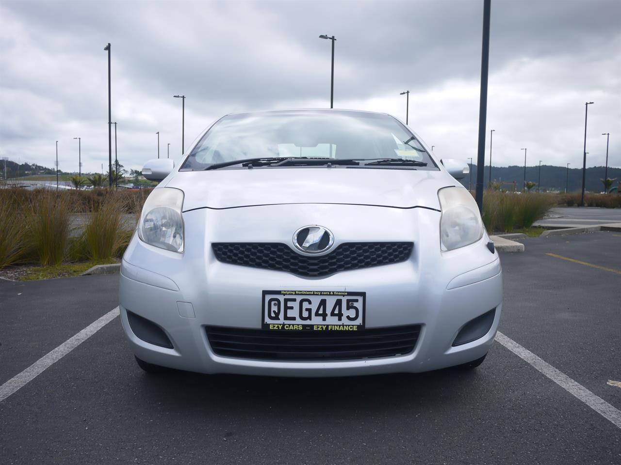 2009 Toyota Vitz image 3