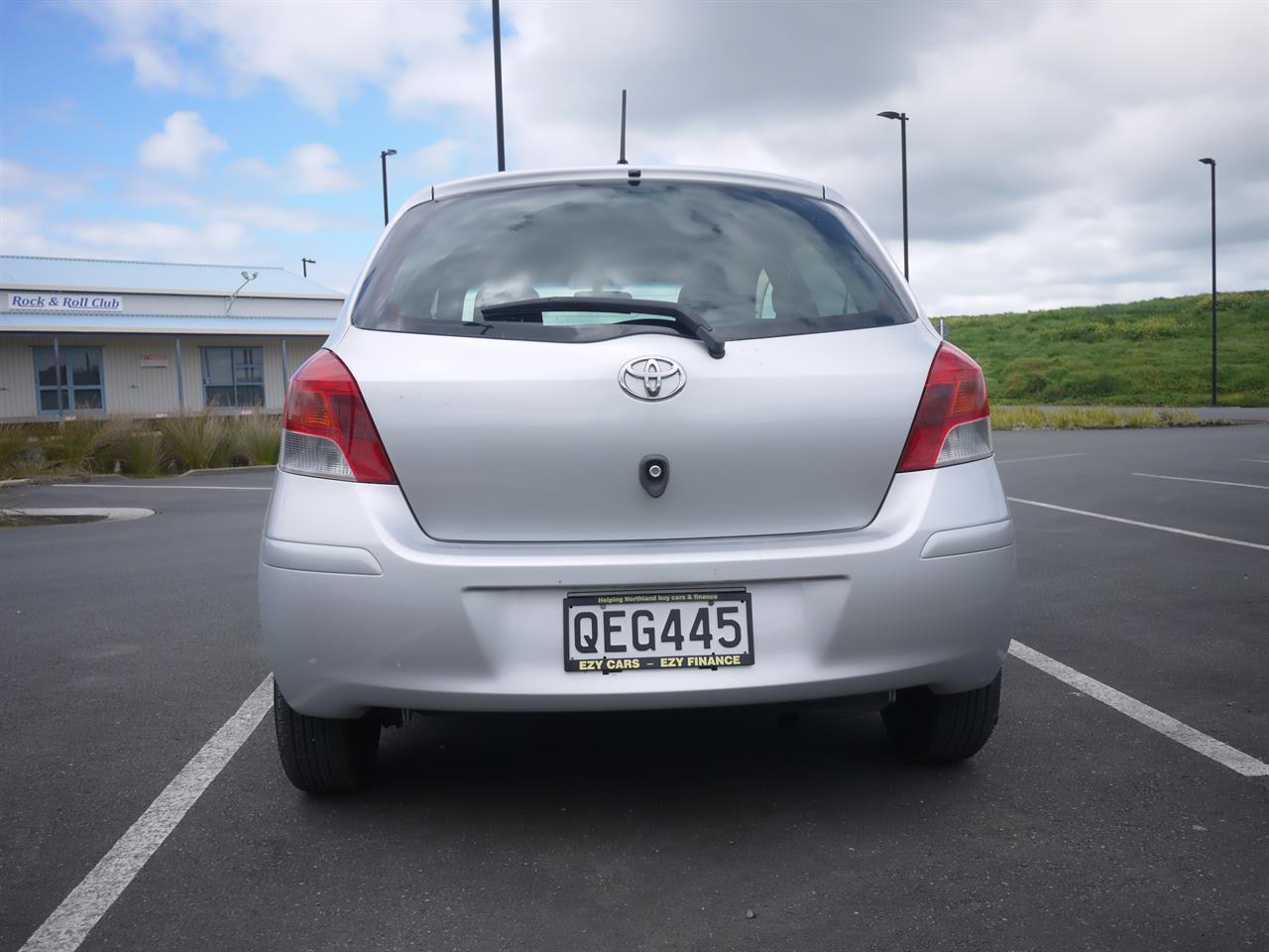 2009 Toyota Vitz image 7