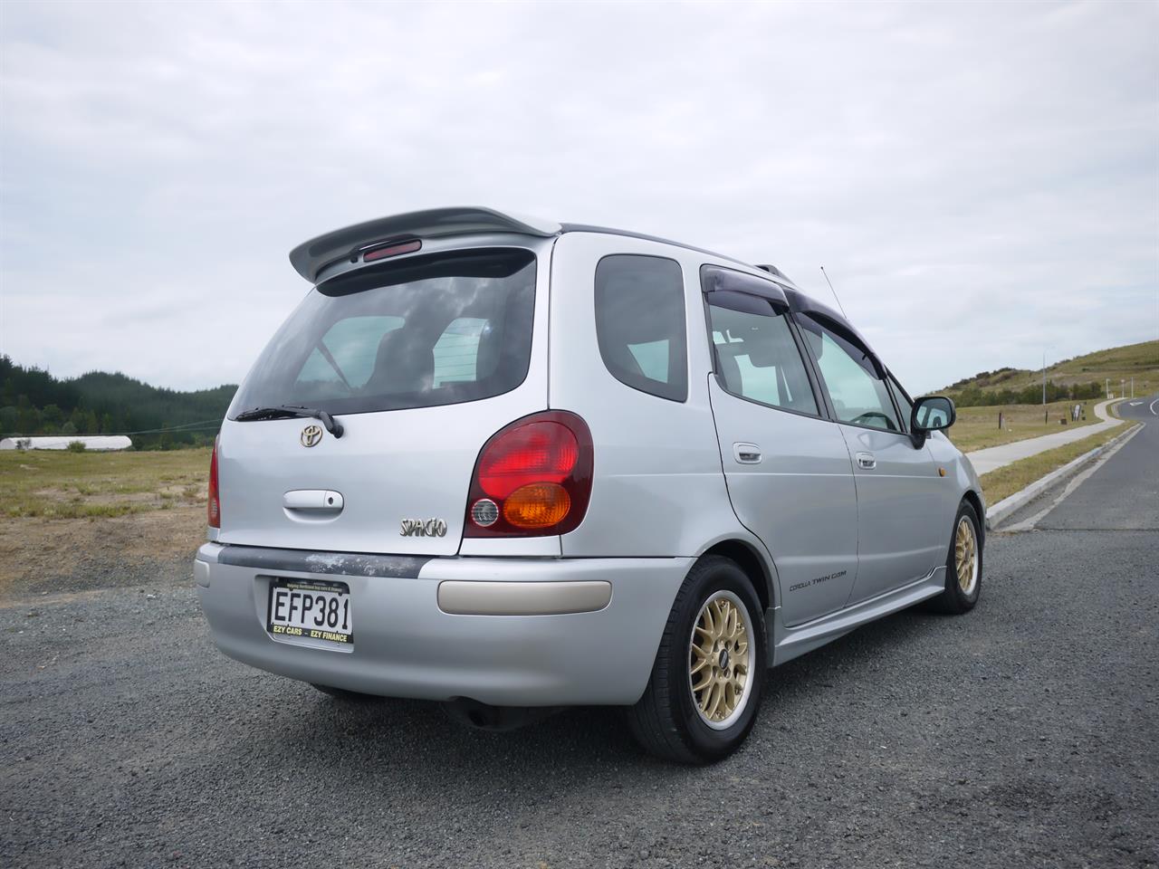 1997 Toyota Spacio image 8