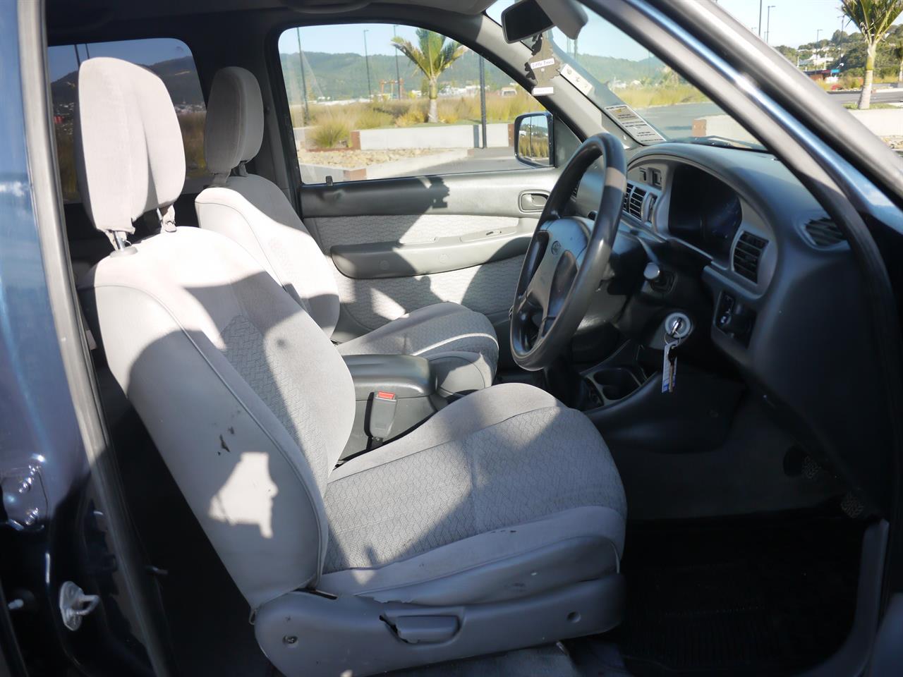2004 Ford Courier XLX Crew Cab Utility image 11