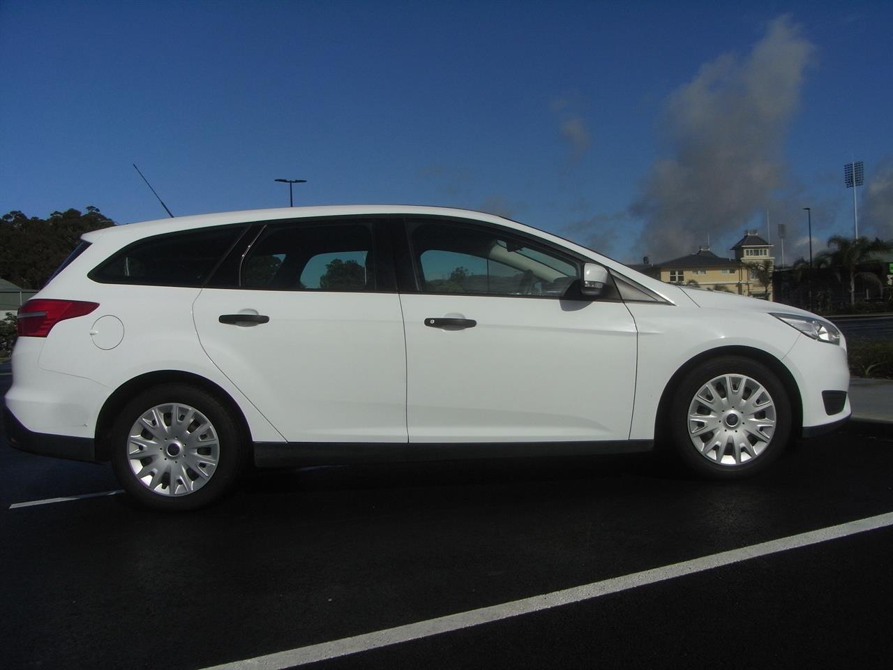 2016 Ford Focus AMBIENTE WAGON 1.6P image 4
