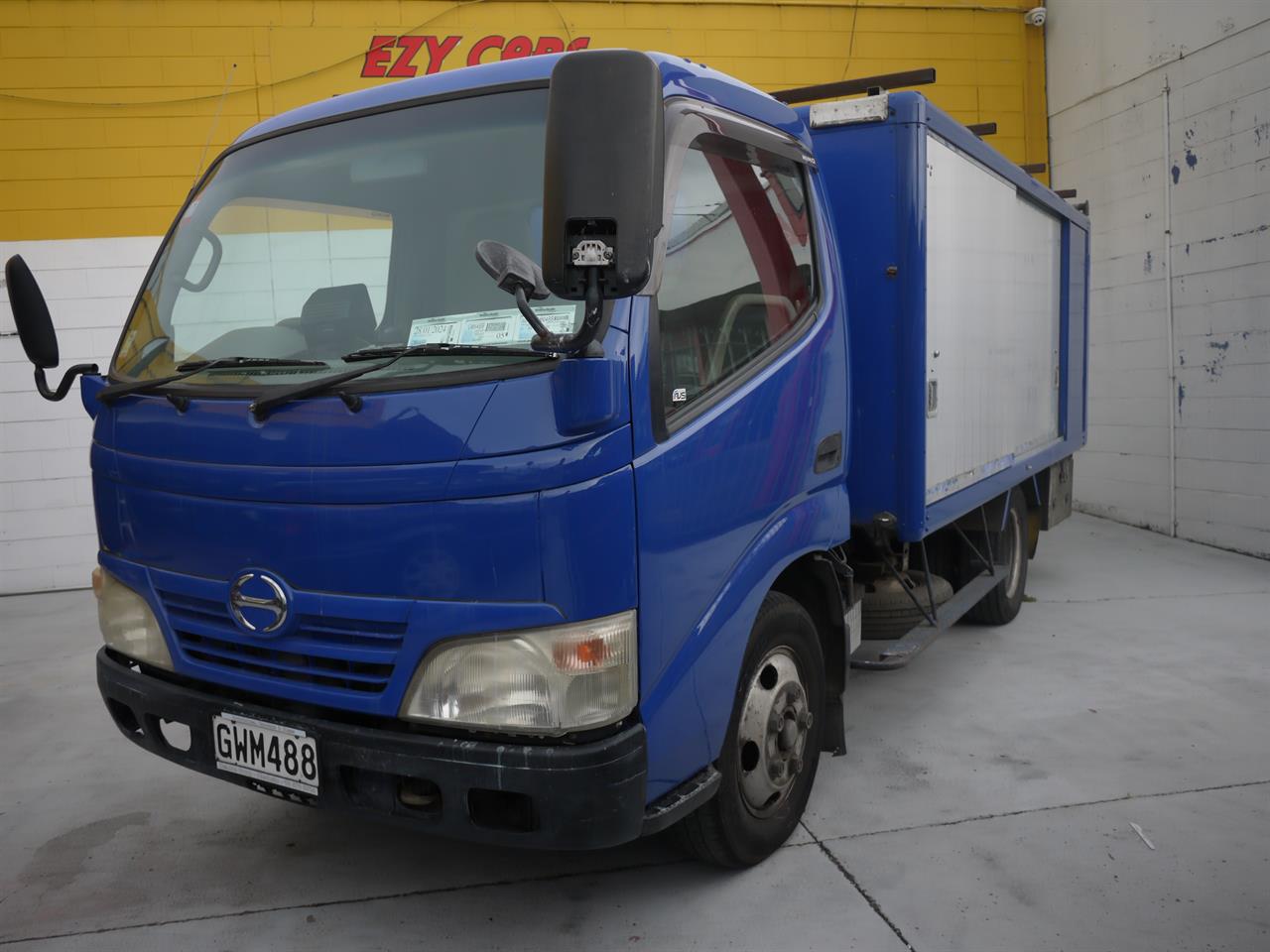 2007 Hino Dutro Truck image 5