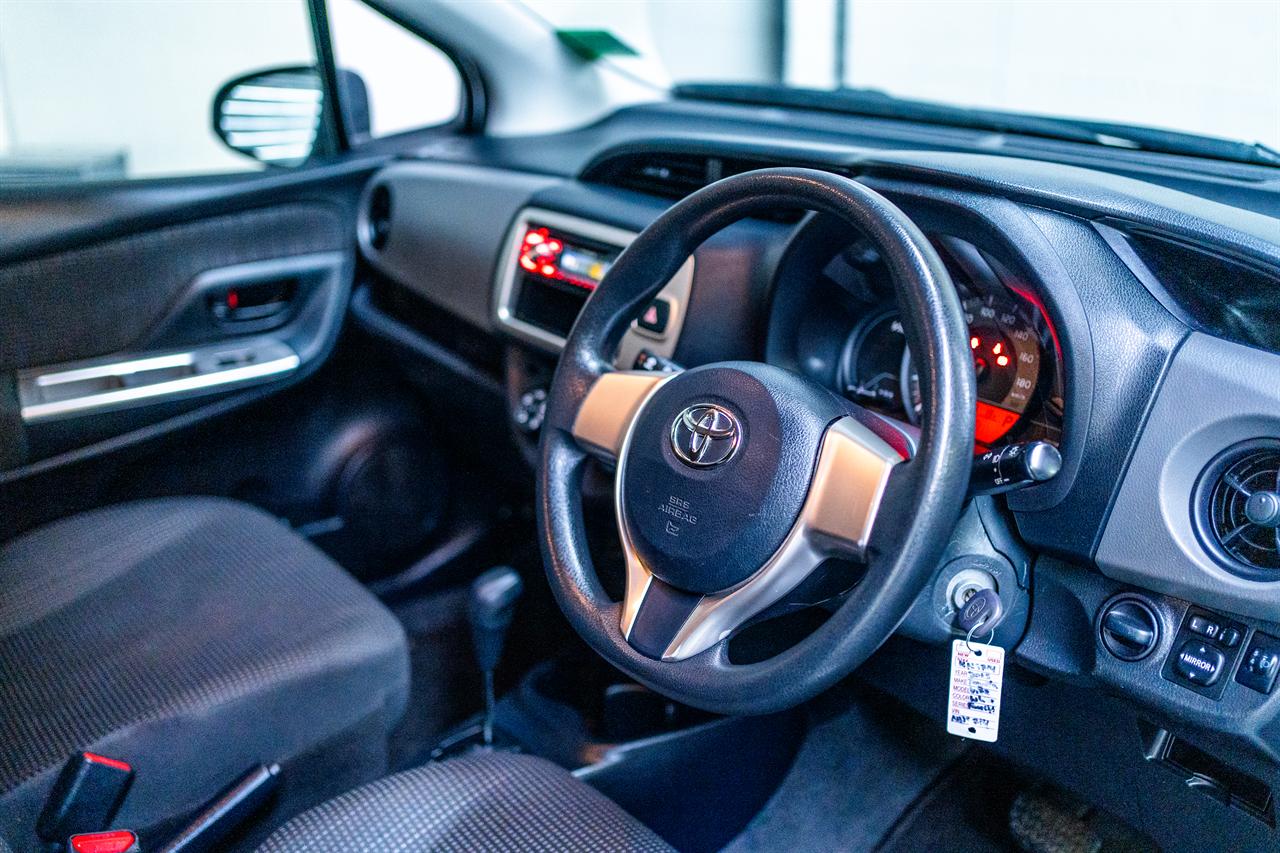 2015 Toyota Vitz FACELIFT image 7