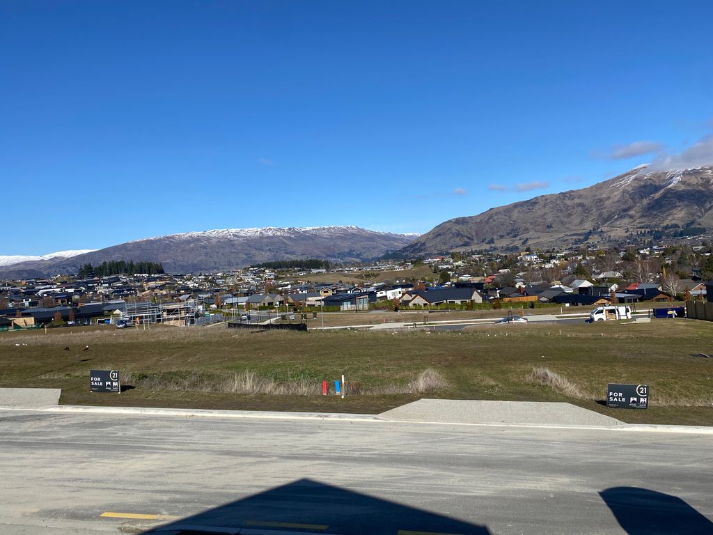 Real Estate For Sale Land : Section for Sale in Wanaka