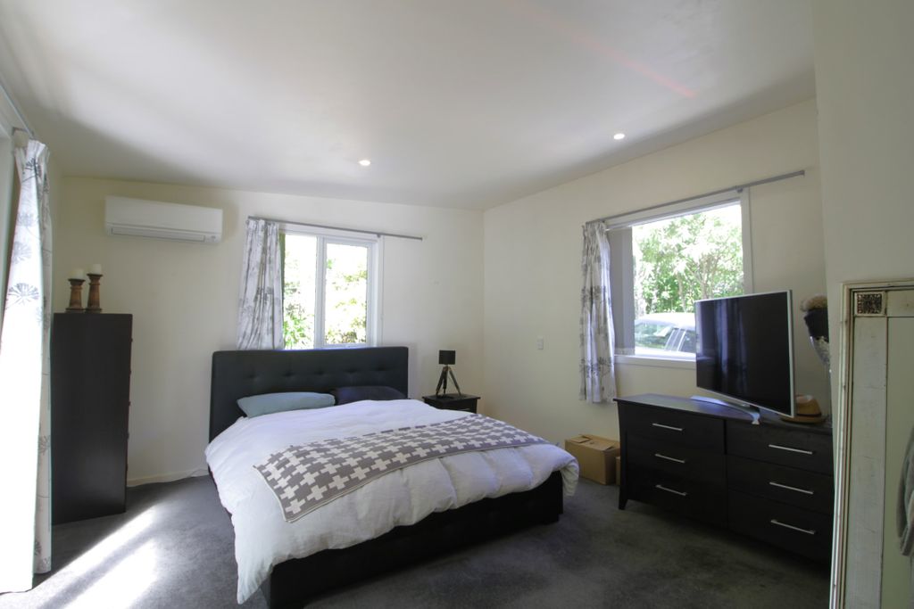 Double Glazed 4 Bed, 2 Wc ~ Private Family Home image 6
