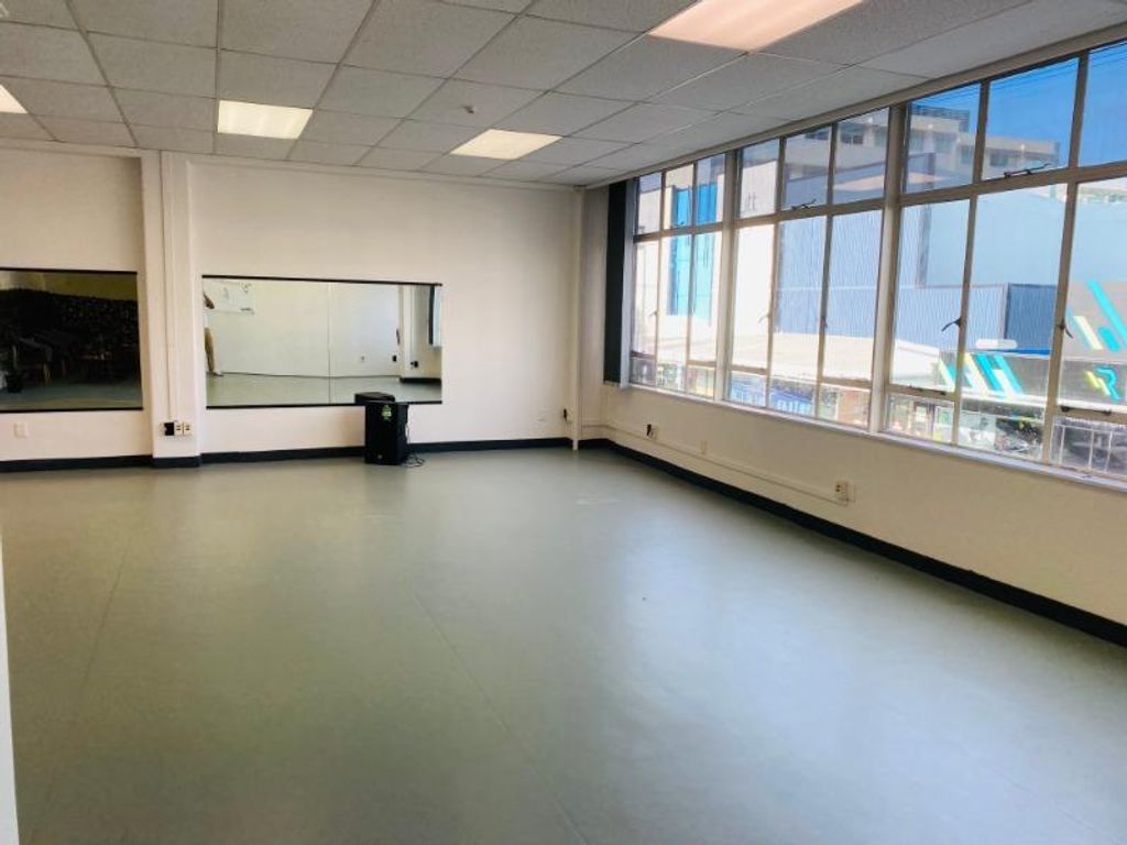 Real Estate For Sale Commercial : Dance / Yoga / Fitness Studio Business for Sale!