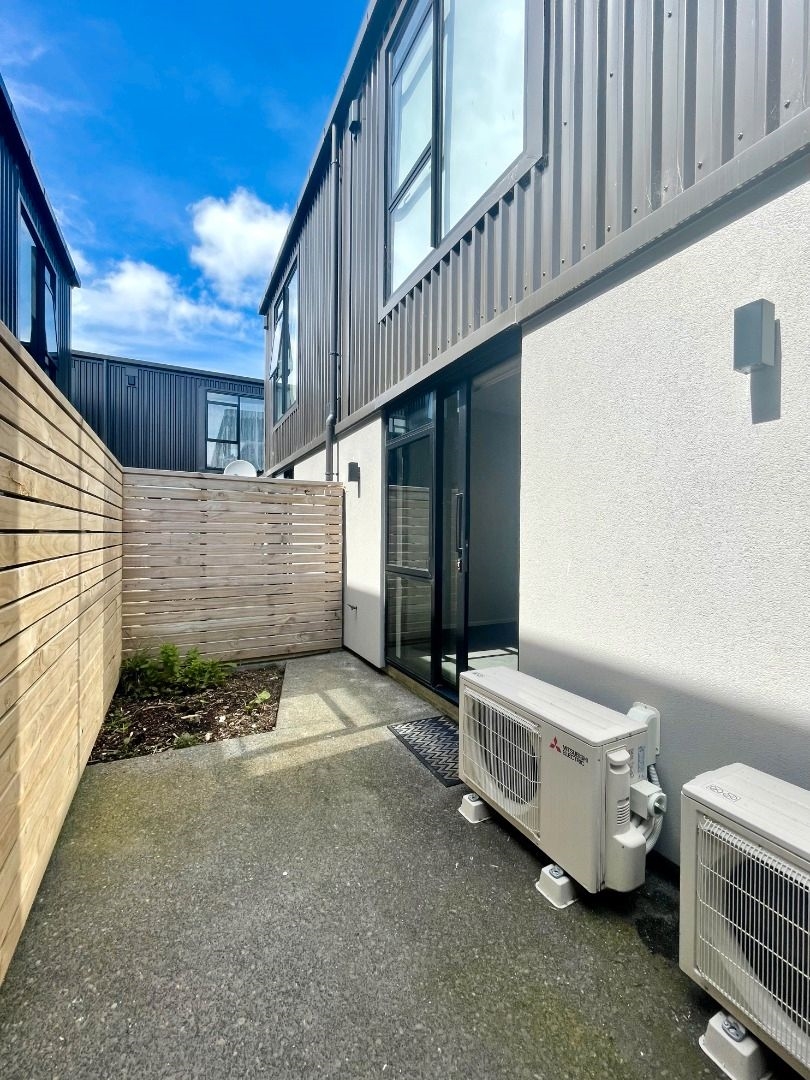 Modern 1 bedroom unit in the heart of Lower Hutt image 6