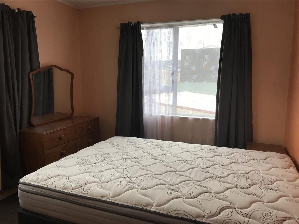 2 Bedroom Flat in Kilbirnie image 7
