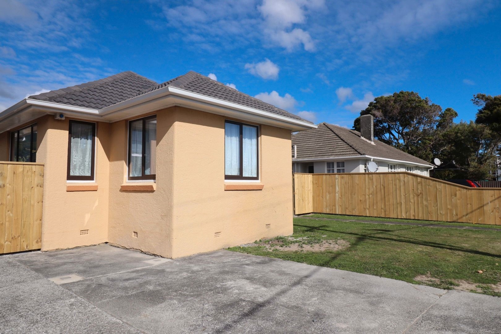Home for Rent in Naenae image 1