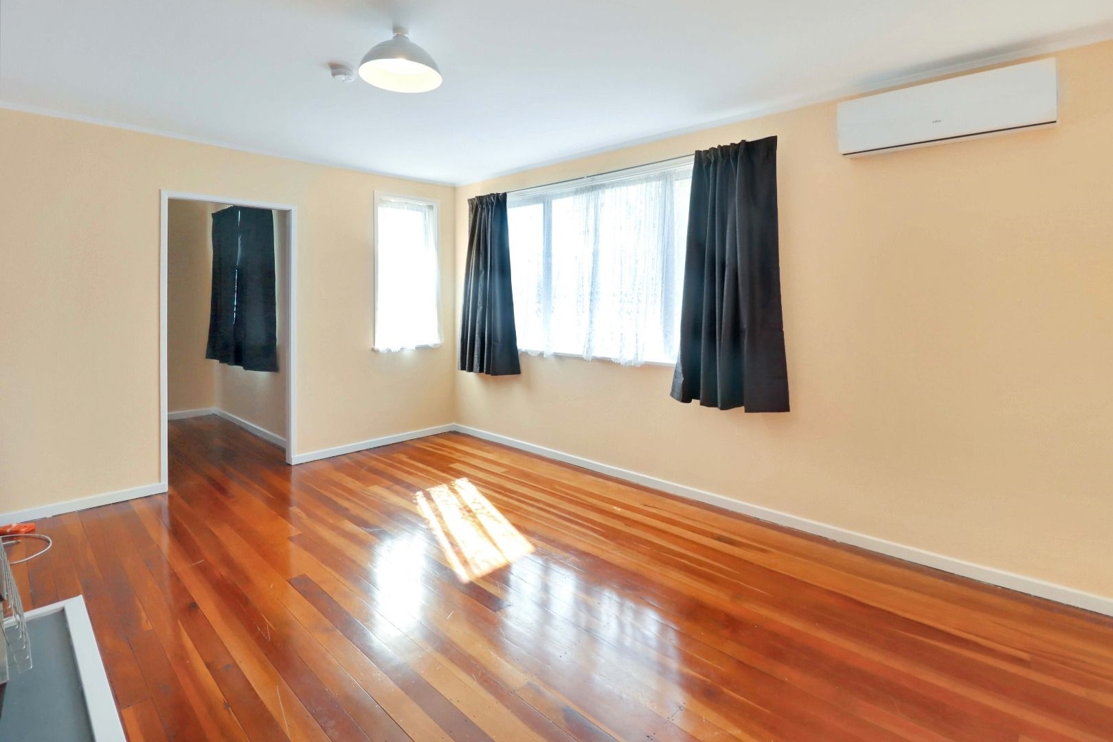 Home for Rent in Naenae image 6